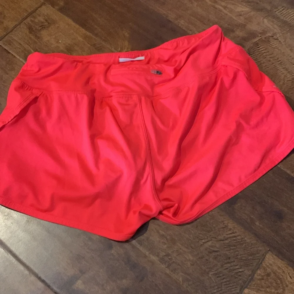 Champion running shorts with pocket and built in underwear. Size large - Picture 4 of 6